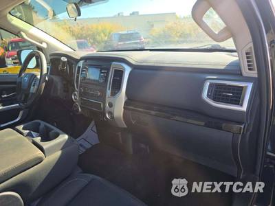 2017 Nissan TITAN SV Crew Cab Short Bed - zdjęcie 16 z 30 - miniatura