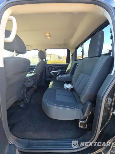 2017 Nissan TITAN SV Crew Cab Short Bed - zdjęcie 10 z 30 - miniatura