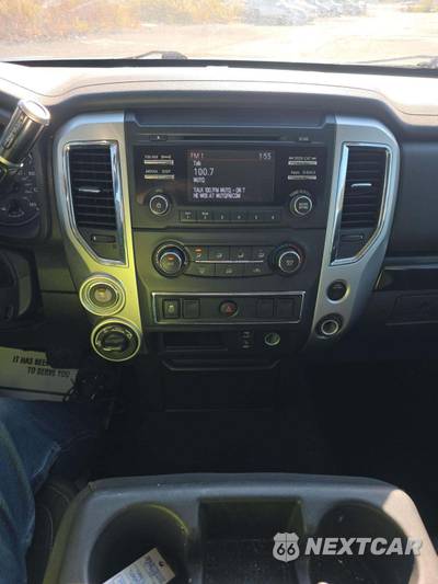 2017 Nissan TITAN SV Crew Cab Short Bed - zdjęcie 7 z 30 - miniatura