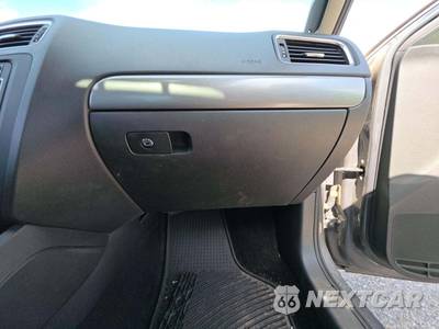 2013 Volkswagen Jetta TDI Sedan w/Premium & Navigation - zdjęcie 16 z 38 - miniatura