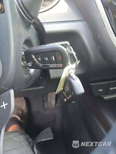 2024 Toyota Camry SE - zdjęcie 5 z 19 - miniatura