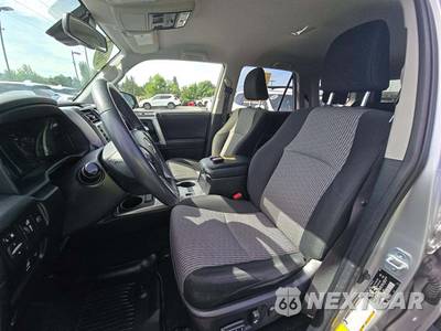 2022 Toyota 4Runner SR5 - zdjęcie 3 z 22 - miniatura