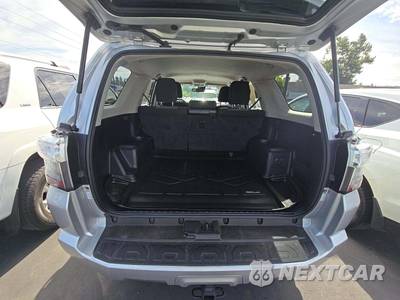 2022 Toyota 4Runner SR5 - zdjęcie 11 z 22 - miniatura