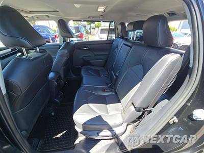 2024 Toyota Highlander XLE - zdjęcie 10 z 20 - miniatura