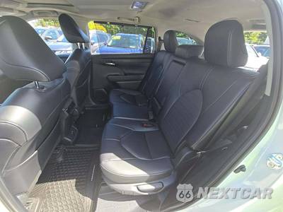 2025 Toyota Highlander XLE - zdjęcie 10 z 19 - miniatura