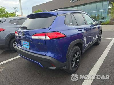 2025 Toyota Corolla Cross LE - zdjęcie 3 z 21 - miniatura