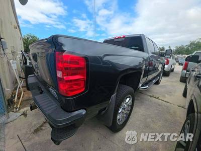 2018 Chevrolet Silverado 2500HD High Country Crew Cab Medium Bed 3LZ - zdjęcie 3 z 26 - miniatura