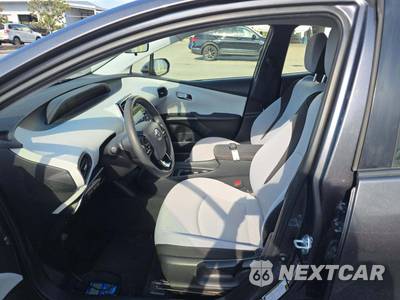 2022 Toyota Prius LE - zdjęcie 6 z 24 - miniatura