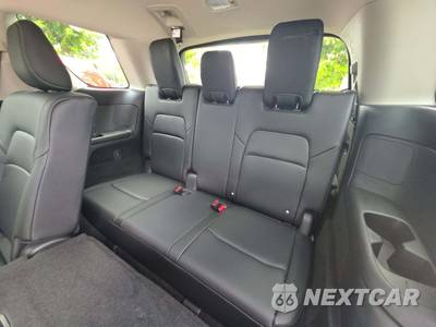 2025 Nissan Pathfinder SL - zdjęcie 14 z 22 - miniatura
