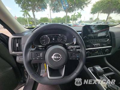 2025 Nissan Pathfinder SL - zdjęcie 10 z 22 - miniatura