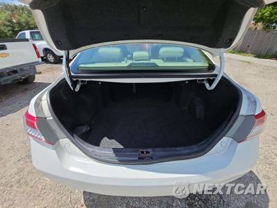 2011 Toyota Camry LE - zdjęcie 11 z 18 - miniatura