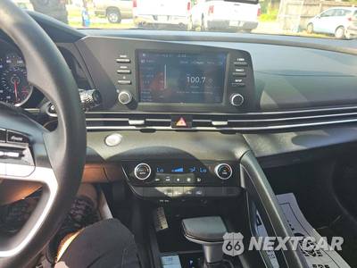2023 Hyundai Elantra SEL - zdjęcie 7 z 27 - miniatura