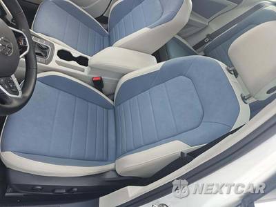 2025 Volkswagen Jetta SE - zdjęcie 3 z 21 - miniatura