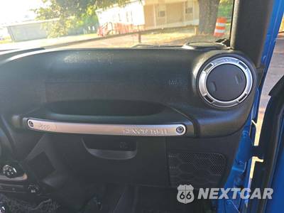 2015 Jeep Wrangler Sahara - zdjęcie 16 z 24 - miniatura
