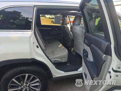 2017 Toyota Highlander XLE - zdjęcie 14 z 22 - miniatura
