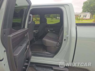 2025 Toyota Tundra SR5 Crew Cab Medium Bed - zdjęcie 10 z 21 - miniatura