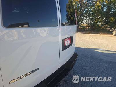 2019 Chevrolet Express 2500 Passenger Van LS 1LS 135.0" WB - zdjęcie 20 z 25 - miniatura