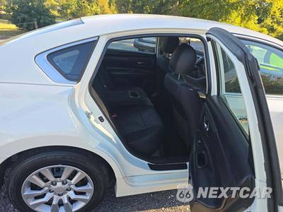 2016 Nissan Altima 2.5 S - zdjęcie 13 z 24 - miniatura