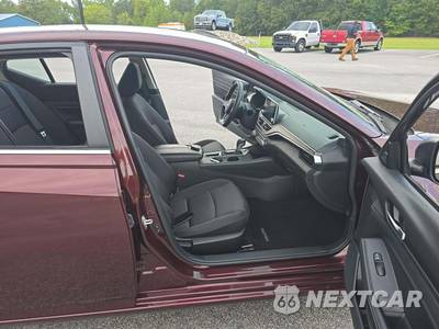 2025 Nissan Altima SV - zdjęcie 15 z 21 - miniatura