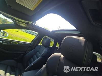 2025 Porsche Macan - zdjęcie 8 z 20 - miniatura