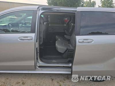 2022 Toyota Sienna XLE 8-Passenger 120.5" WB - zdjęcie 10 z 23 - miniatura