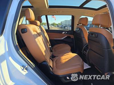 2021 BMW X7 Sports Activity Vehicle xDrive40i - zdjęcie 17 z 23 - miniatura