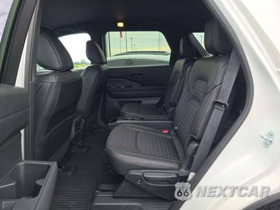 2025 Nissan Pathfinder Rock Creek - zdjęcie 13 z 22 - miniatura