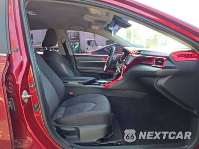 2020 Toyota Camry LE - zdjęcie 18 z 29 - miniatura