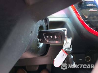 2020 Toyota Camry LE - zdjęcie 8 z 29 - miniatura