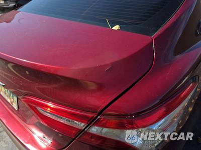 2020 Toyota Camry LE - zdjęcie 25 z 29 - miniatura