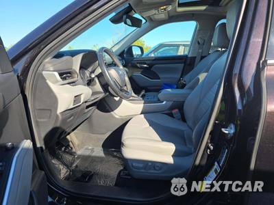 2020 Toyota Highlander XLE - zdjęcie 6 z 23 - miniatura