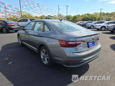 2024 Volkswagen Jetta SE - zdjęcie 2 z 22 - miniatura