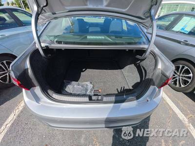 2026 Volkswagen Jetta Sport - zdjęcie 14 z 23 - miniatura