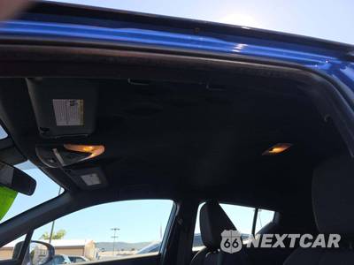 2020 Toyota C-HR XLE - zdjęcie 8 z 23 - miniatura