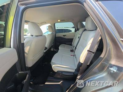 2026 Nissan Pathfinder SL - zdjęcie 13 z 25 - miniatura