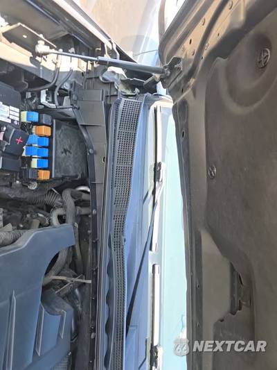 2017 Nissan TITAN SL Crew Cab Short Bed - zdjęcie 23 z 27 - miniatura
