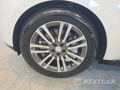 2025 Land Rover Range Rover SE LWB w/7-Passenger Seating - zdjęcie 19 z 25 - miniatura