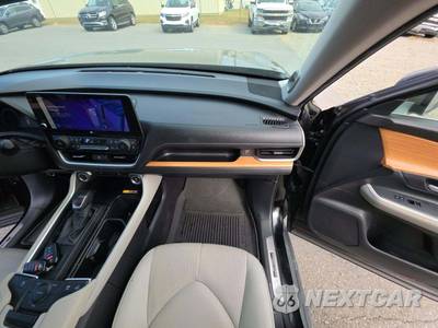 2024 Toyota Grand Highlander Hybrid Limited - zdjęcie 17 z 20 - miniatura