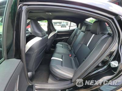 2025 Toyota Camry SE - zdjęcie 10 z 20 - miniatura