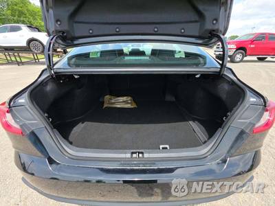 2025 Toyota Camry SE - zdjęcie 11 z 20 - miniatura