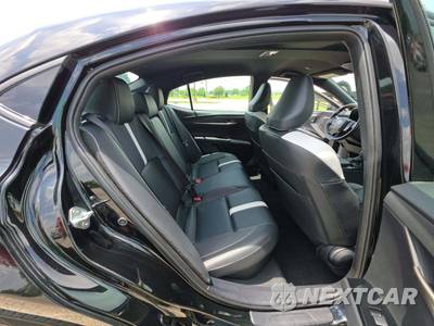 2025 Toyota Camry SE - zdjęcie 13 z 20 - miniatura