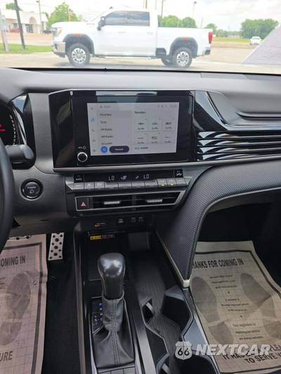 2025 Toyota Camry SE - zdjęcie 7 z 20 - miniatura