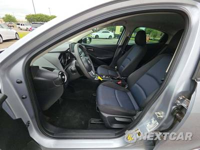 2017 Toyota Yaris iA Sedan - zdjęcie 3 z 22 - miniatura