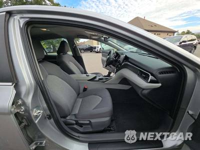 2021 Toyota Camry Hybrid LE - zdjęcie 15 z 23 - miniatura