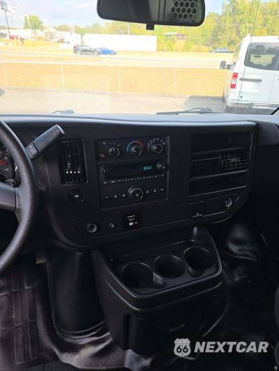2025 Chevrolet Express 2500 Cargo Van 1WT 135.0" WB - zdjęcie 10 z 21 - miniatura