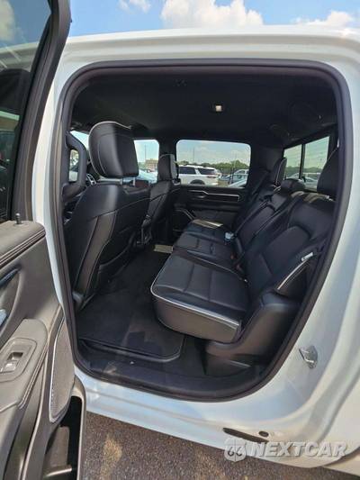2025 Ram 1500 Laramie Crew Cab Short Bed - zdjęcie 13 z 23 - miniatura