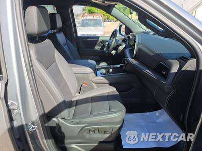 2025 Chevrolet Suburban Z71 2Z7 - zdjęcie 16 z 22 - miniatura