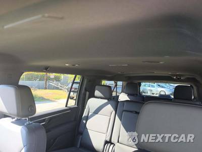 2025 Chevrolet Suburban Z71 2Z7 - zdjęcie 8 z 22 - miniatura