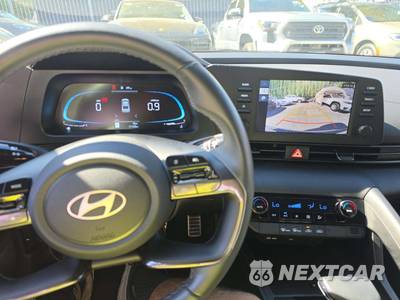 2025 Hyundai Elantra SEL Sport - zdjęcie 10 z 21 - miniatura