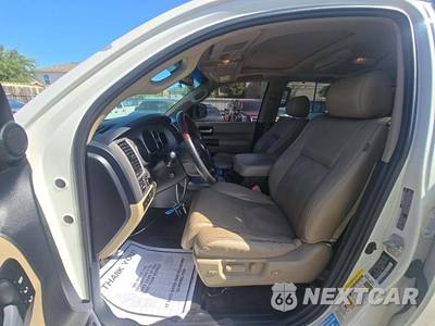 2013 Toyota Sequoia Platinum - zdjęcie 3 z 34 - miniatura